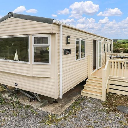 Waters Edge Leisure Park Hotel Cardigan Exterior foto