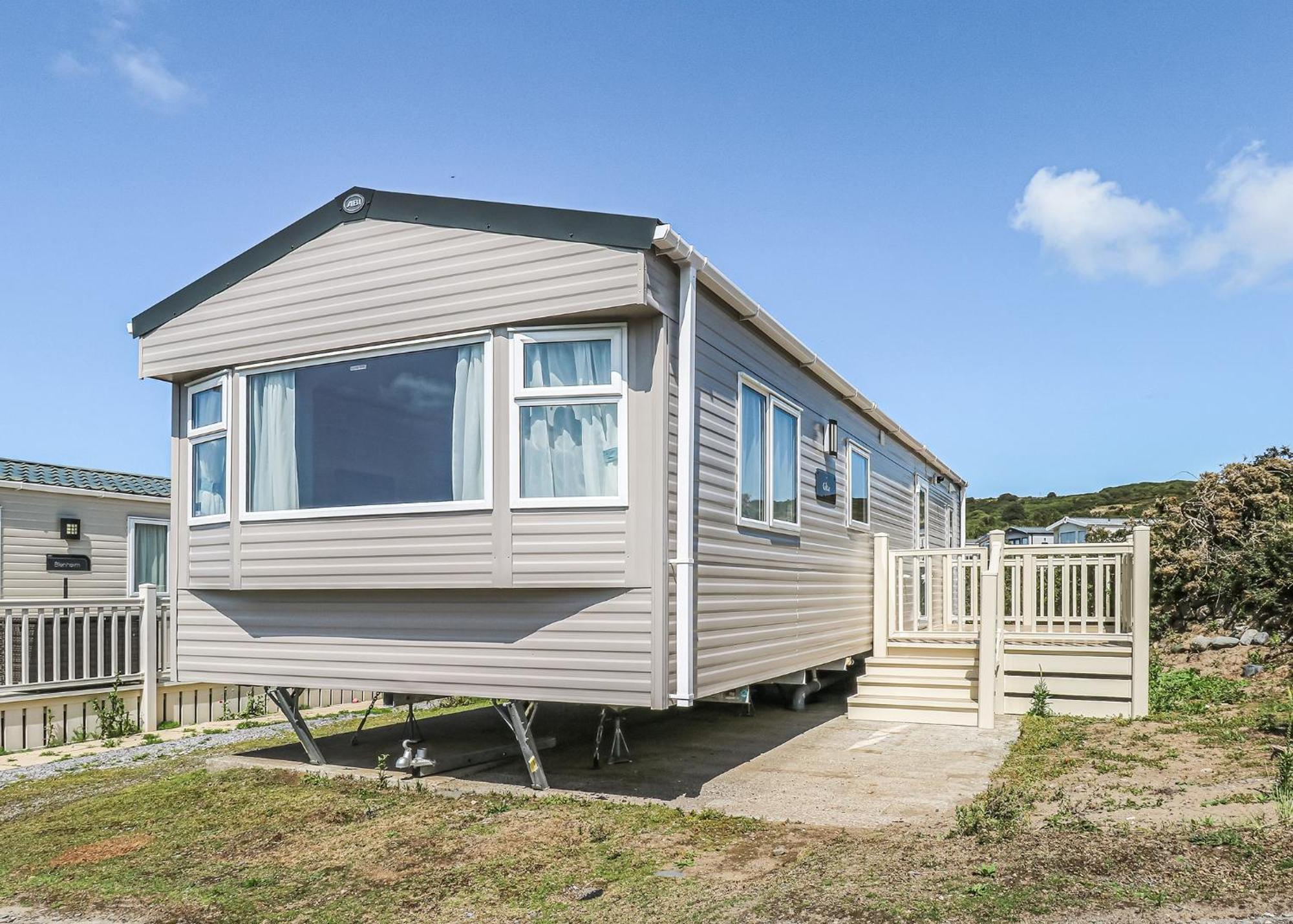 Waters Edge Leisure Park Hotel Cardigan Exterior foto