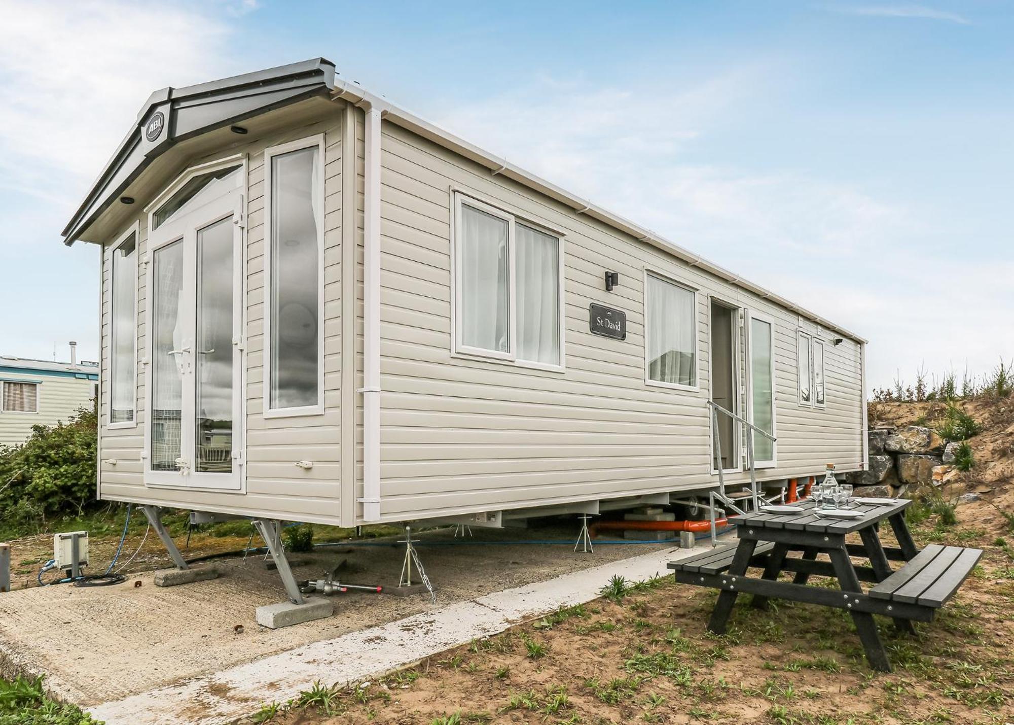 Waters Edge Leisure Park Hotel Cardigan Exterior foto