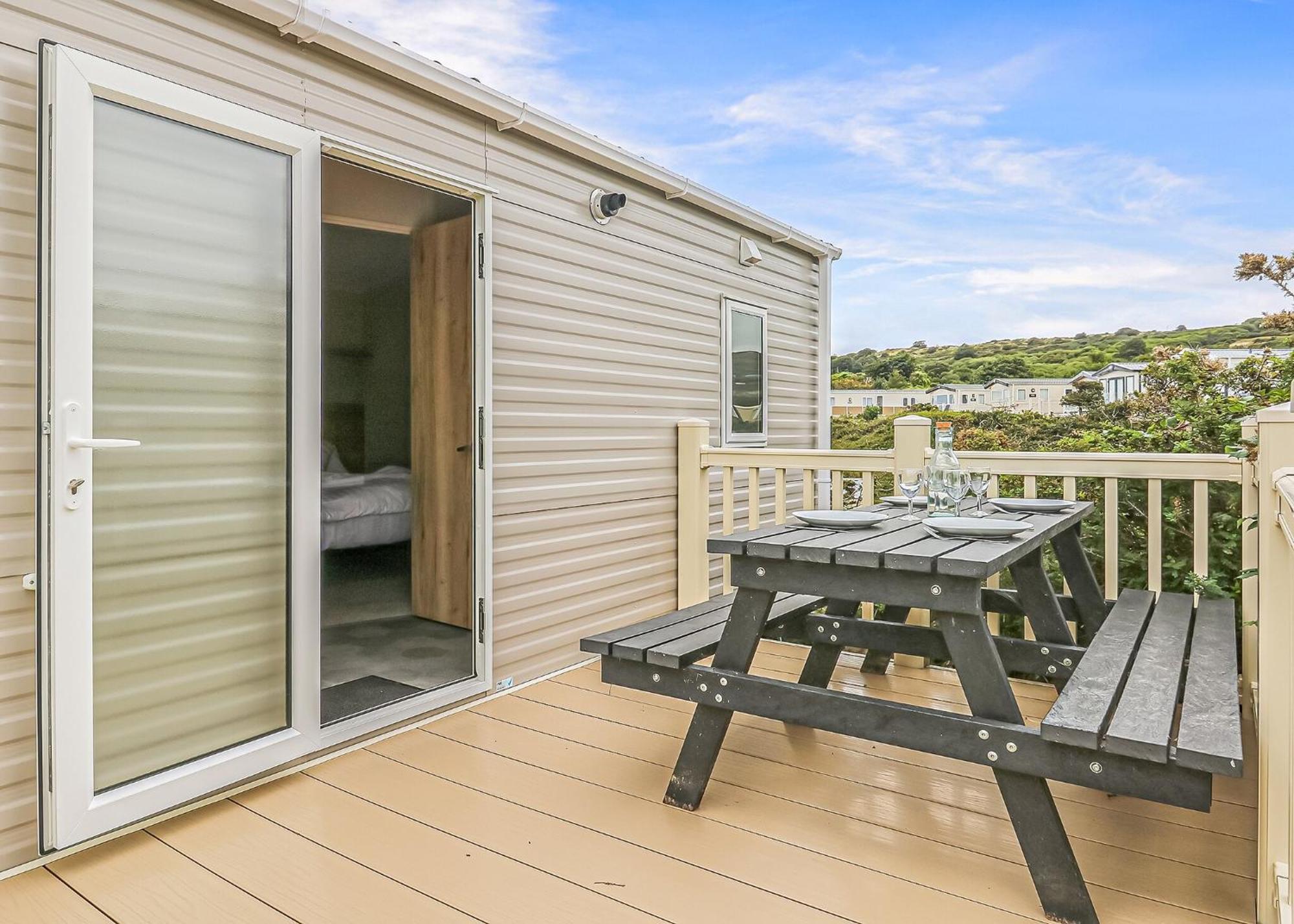 Waters Edge Leisure Park Hotel Cardigan Exterior foto